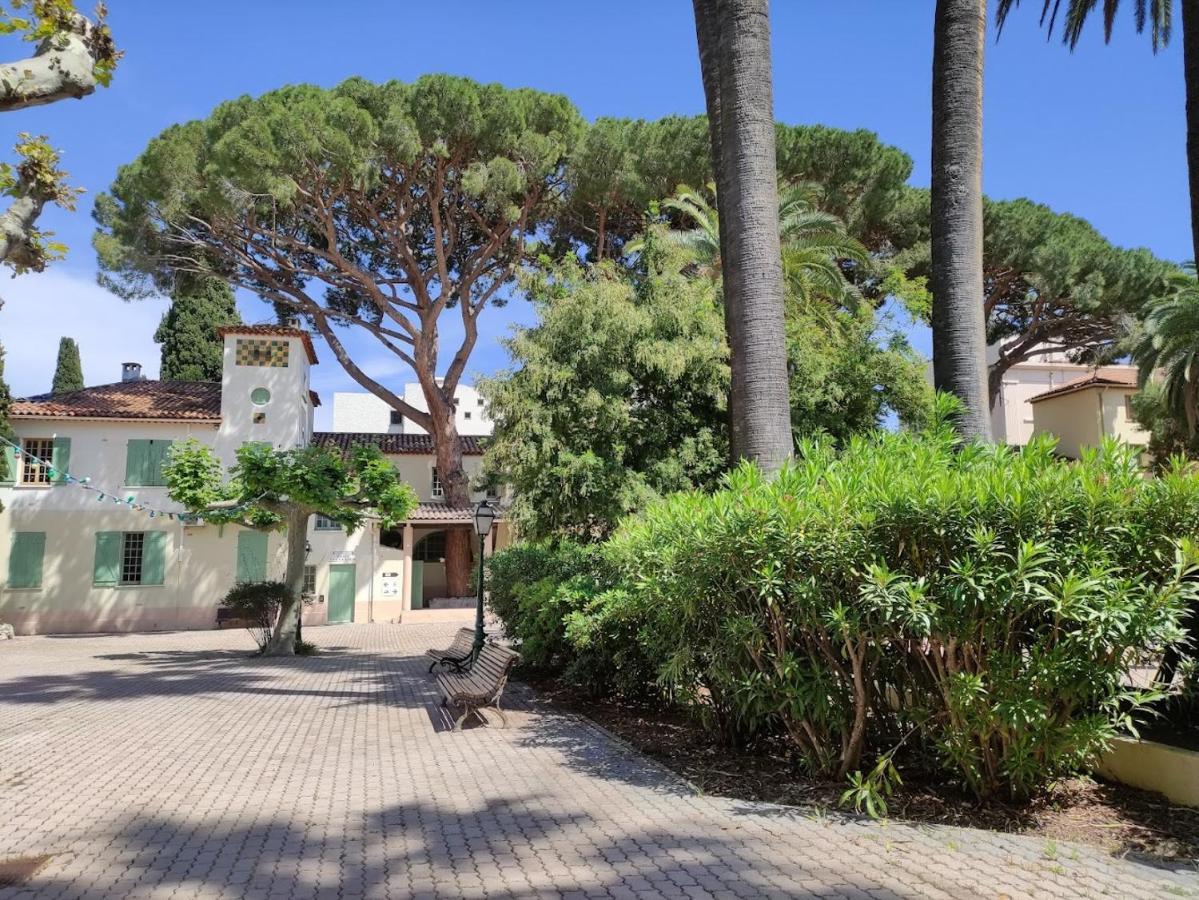 Hostel Santa Maria Cannes Exterior photo