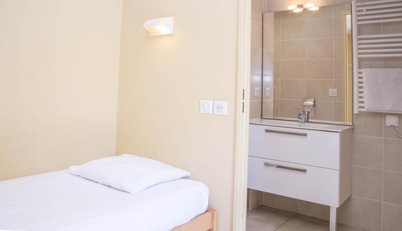Hostel Santa Maria Cannes Exterior photo