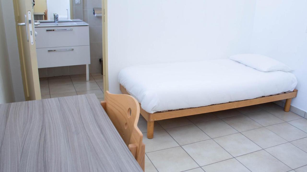 Hostel Santa Maria Cannes Exterior photo